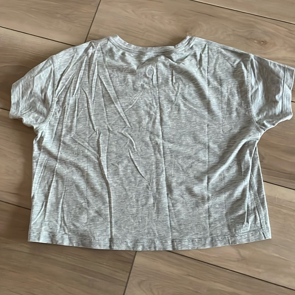 Lululemon crop? Tee